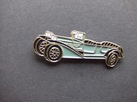 Lancia Lambda oldtimer auto  met zelfdragende carrosserie lichtblauw